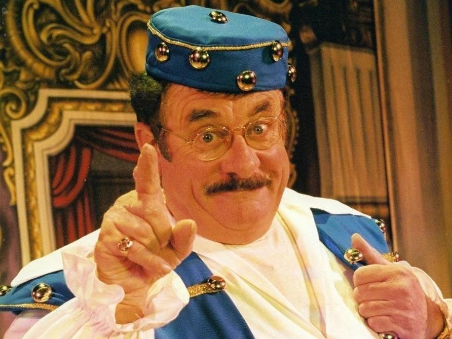 Bobby Knutt. 