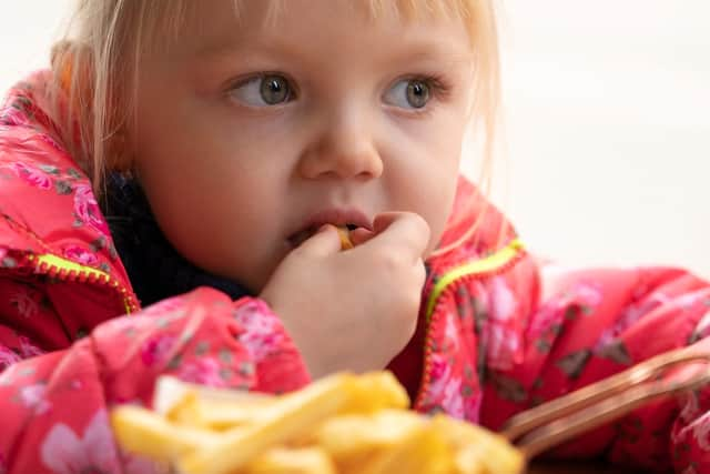 We’ve rounded up 20 eateries across the UK where kids eat free or for £1 during the May half term 2023 including Frankie & Benny’s, Tesco café and YO! Sushi. 