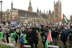 Thousands of Palestine supporters join march in London