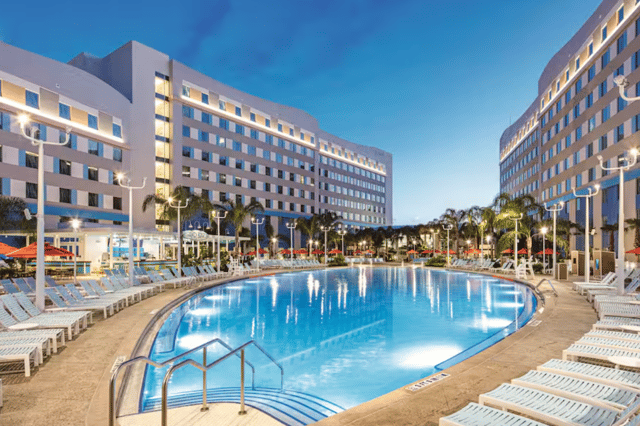 The pool at Universals Endless Summer Resort