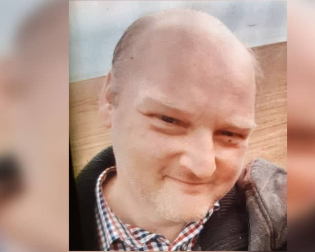 43-year-old Kevin was last seen on Edward Street in the Armthorpe area of Doncaster at 2.45pm yesterday (Monday, October 28, 2024)