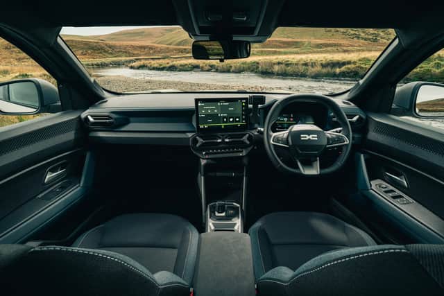 The interior is great, and exactly what any Duster fan would hope for