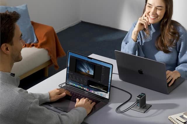 Two laptops can charge rapidly at the same time from the Anker charger