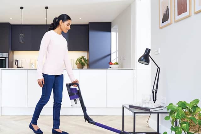 The Shark Cordless Stick Vacuum Cleaner IZ202UKT