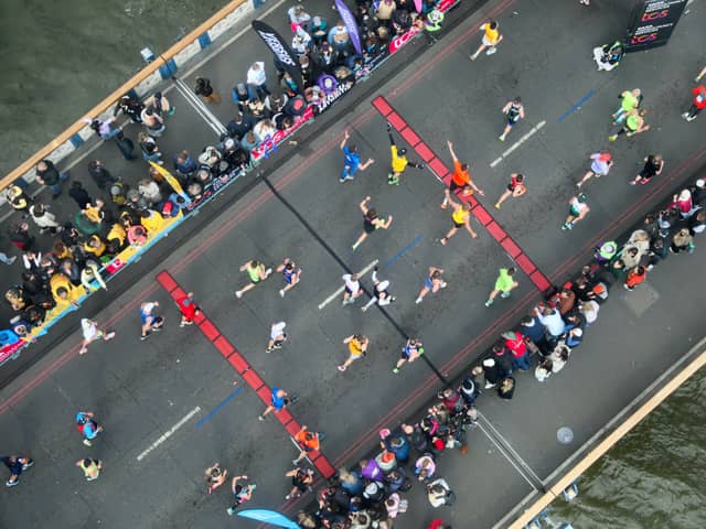 Marathon runners should dig out their sunhats because it’s going to be a sunny one in London this weekend. 
