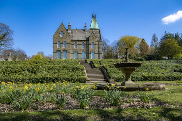 Bagshaw Museum in Wilton Park, Batley