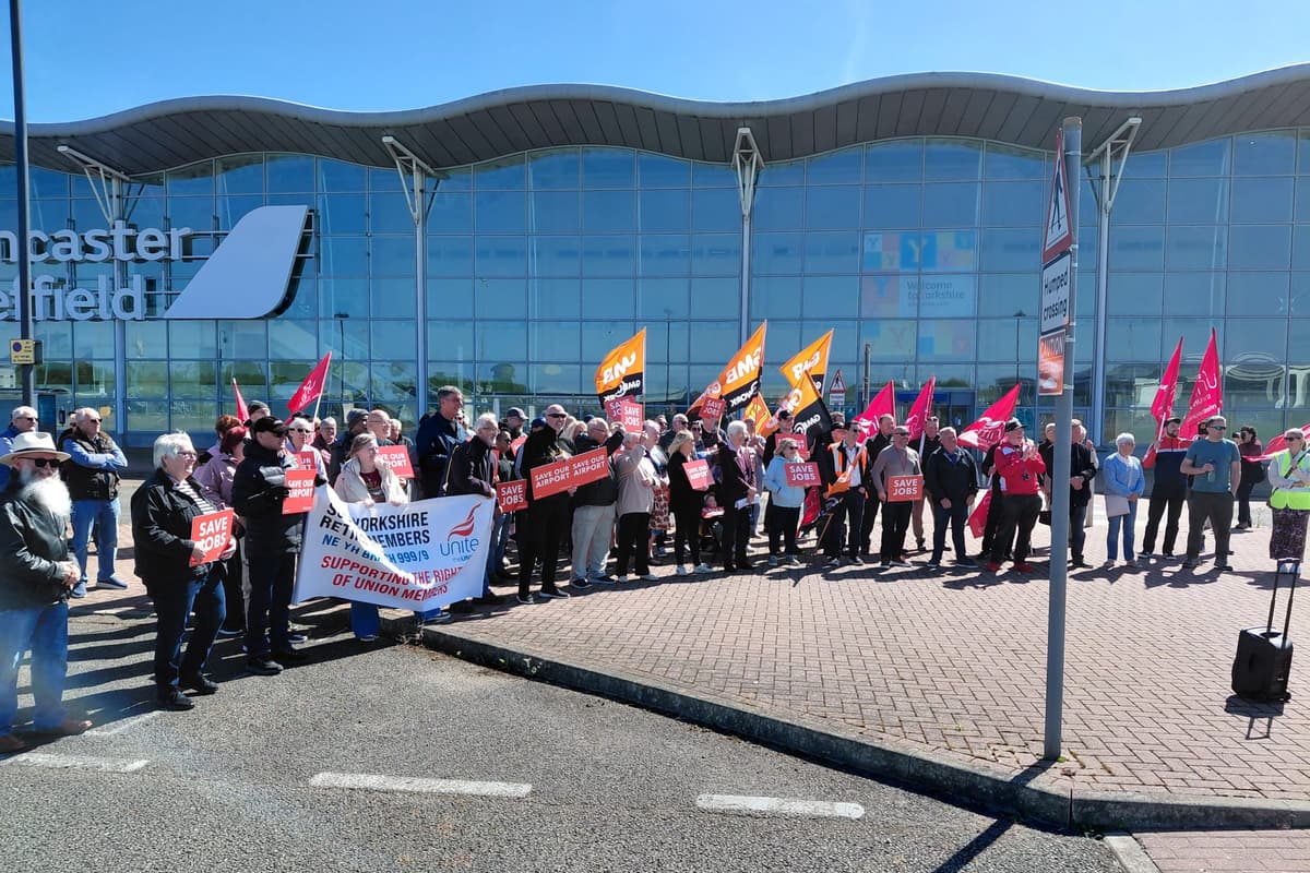Kundgebung am Flughafen Doncaster Sheffield zur Unterstützung der ...