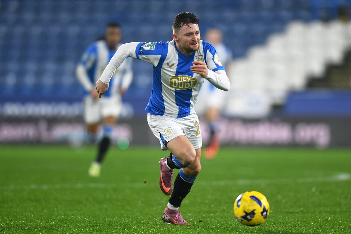 Huddersfield Towns Stürmer Alfie May steht angeblich vor einer ...