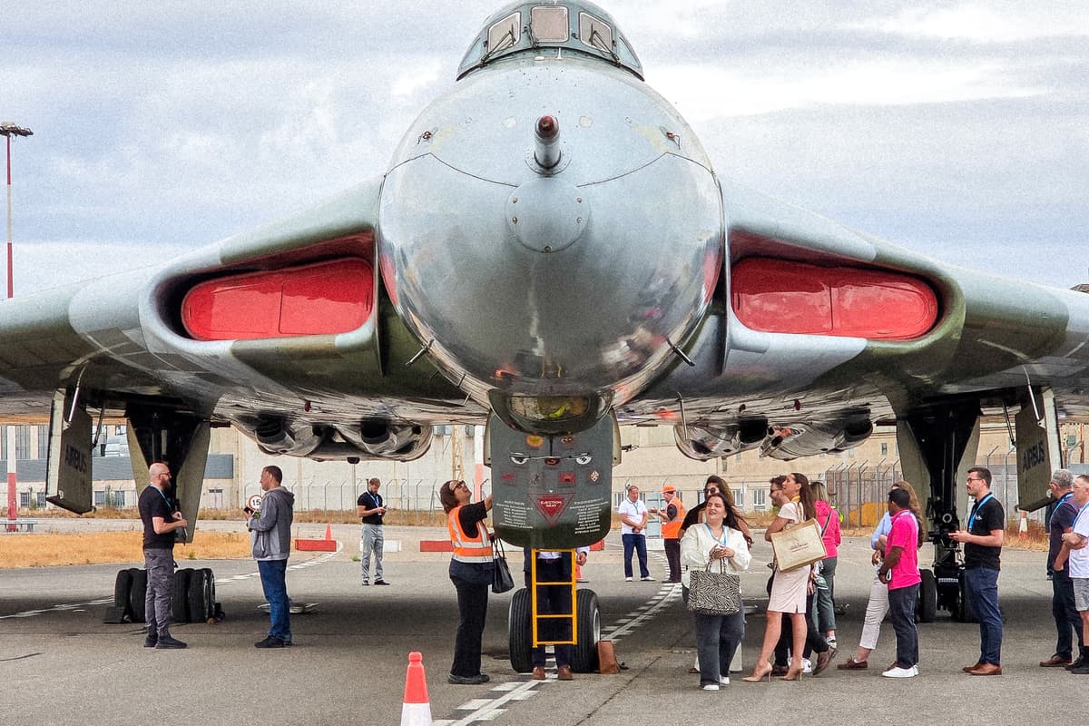 Die Handelskammer Doncaster unterstützt das Vulcan-Erbe am Flughafen ...