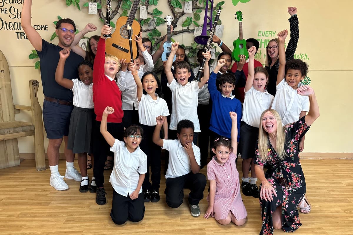 Schule im Stadtzentrum von Doncaster von der Schulaufsichtsbehörde Ofsted ...