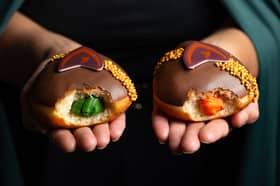 Each donut either has a Traitor or Faithful centre