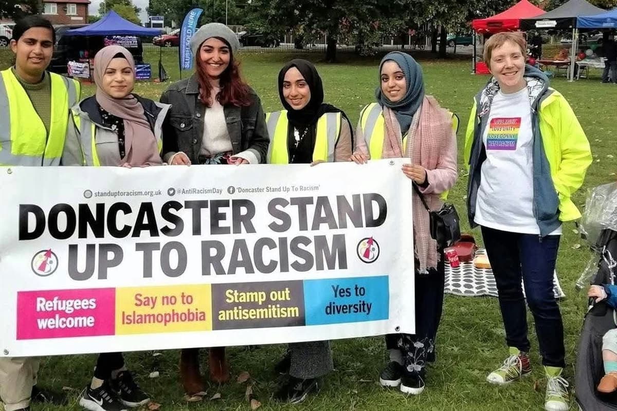 Counter protest against 'far right and fascist' Doncaster anti-illegal ...