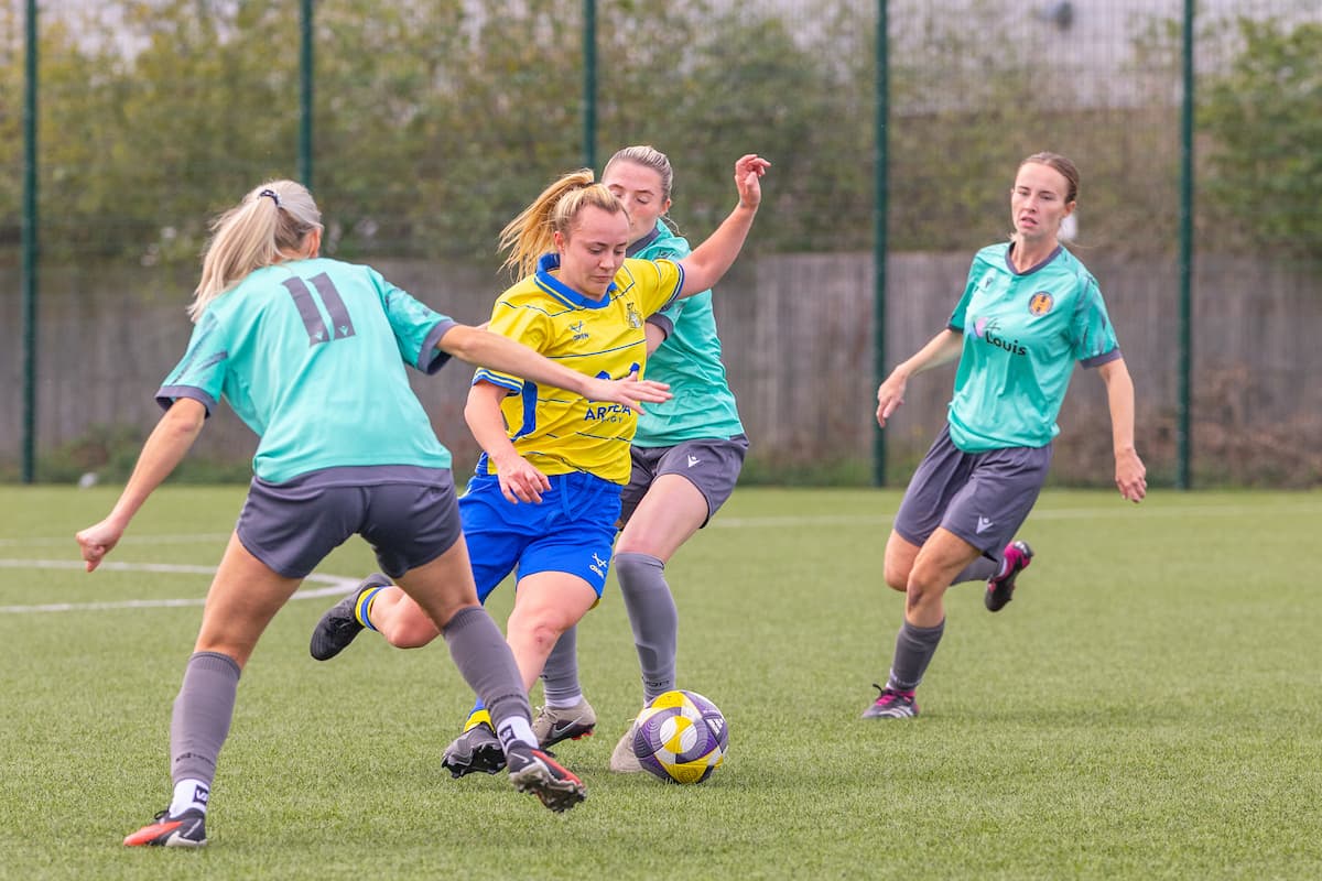 Doncaster Belles gewinnen deutlich, Rossington Main verliert Punkte
