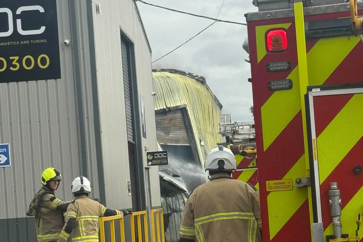 Mann nach Großbrand in Doncaster im Krankenhaus