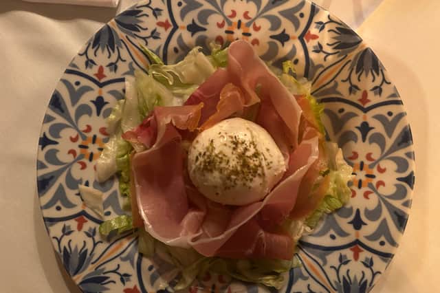 Leo uses fresh ingredients.