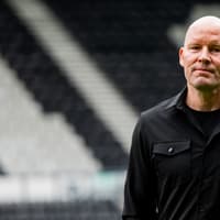 Sheffield Wednesday sack Henrik Pedersen after loss at Doncaster Rovers