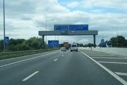 One lane closed on M1 between Thorpe Hesley and Meadowhall