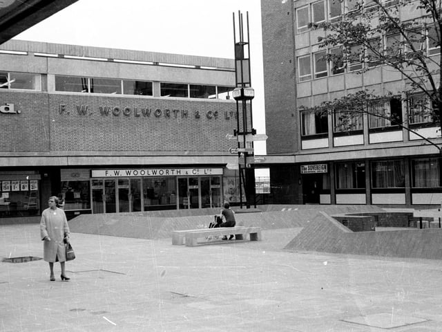 Queen's Court in the middle of Seacroft shopping centre circa 1967. The Leeds Industrial Co-operative Society supermarket is on the left followed by Woolworths.