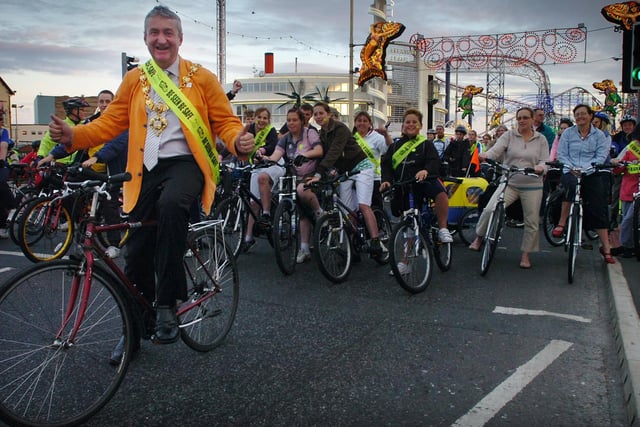Mayor of Blackpool Cllr. Robert Wynne prepares to set the riders on their way