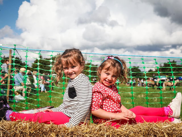 Twin sisters Liara and Anya Guy, both 4.