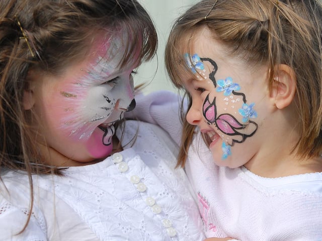 Face paint sisters, Lucy and Jessica Ward.