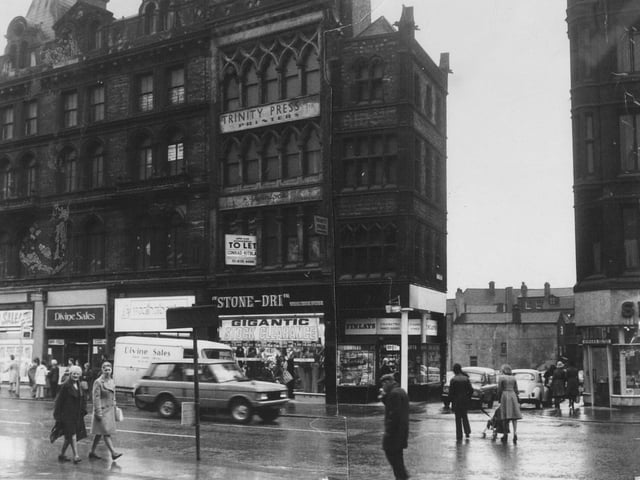 Share your memories of life on Boar Lane in the 1970s with Andrew Hutchinson via email at: andrew.hutchinson@jpress.co.uk or tweet him - @AndyHutchYPN