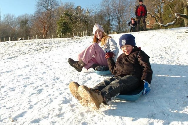 Erin and Niall Henry enjoying the snow in Avenham and Miller Park