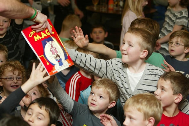 Magician performing at Brighouse Juniors Christmas Party back in 2009.