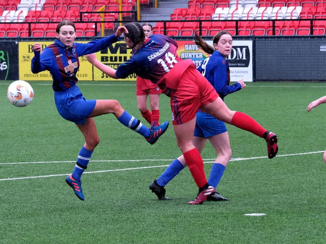 Scarborough Ladies U18s v North East Leeds Lionesses

PHOTOS BY RICHARD PONTER