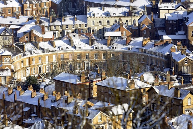 Snowy rooftops in Royal Crescent as seen from Oliver's Mount, 100781f.