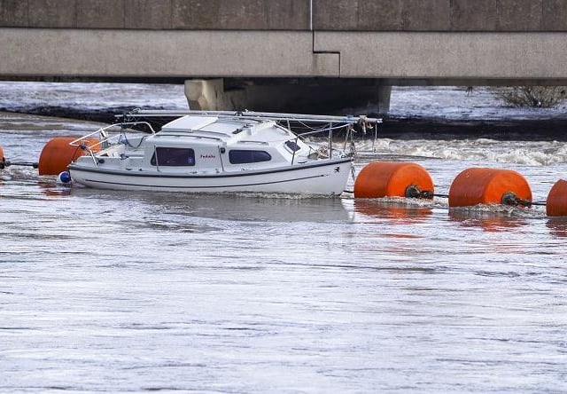 Flooding and high river levels across the Wakefield district after Storm Franklin. Wakefield Bridge.