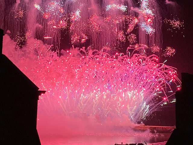 Hannah Chesterman captured his bright image of the fireworks.