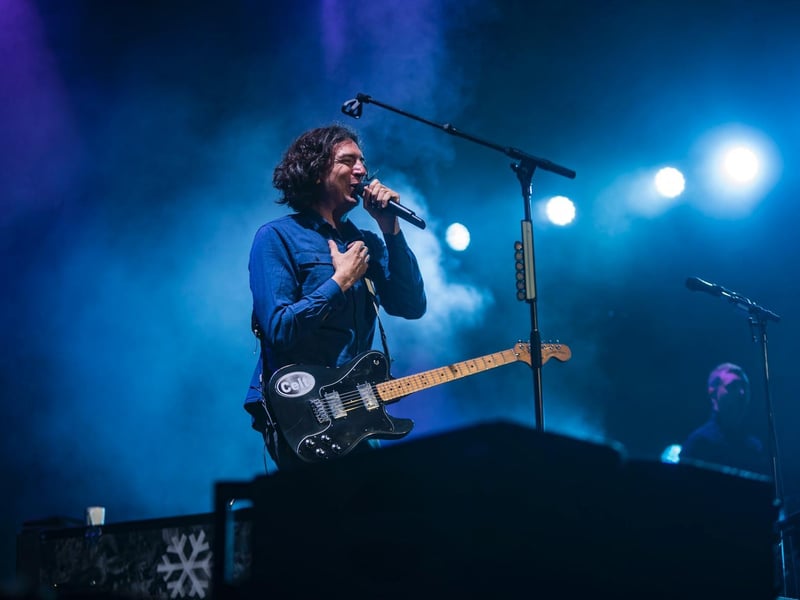 Gary Lightbody gives a moving performance.