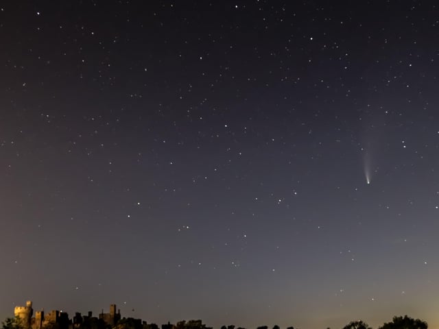 Neil Smith sent in this photo from Arundel