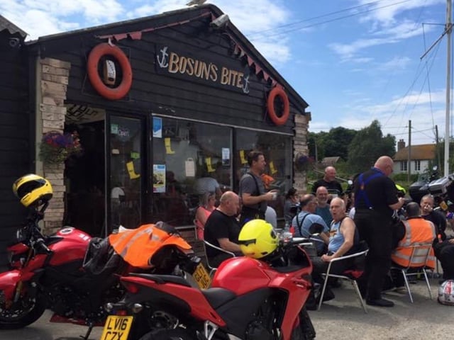 The Bosun's Bite is situated at Rye Harbour at the river mouth, opposite the lifeboat station. At present its is take-away only but people can enjoy eating by the river. Reviews cite delicious food and friendly staff SUS-200724-093705001