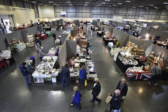 Antiques Fair at the Arena East of England showground EMN-200210-181337009