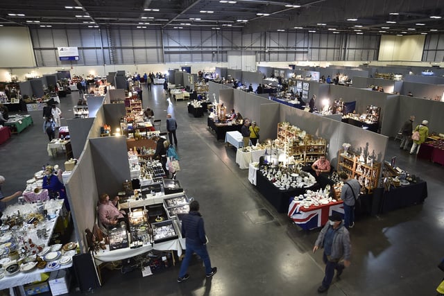 Antiques Fair at the Arena East of England showground EMN-200210-181348009