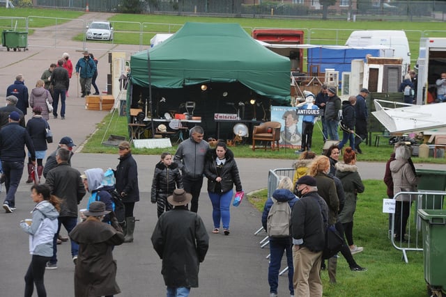 Antiques Fair at the Arena East of England showground EMN-200210-181123009