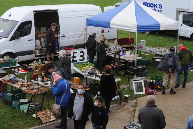 Antiques Fair at the Arena East of England showground EMN-200210-181101009
