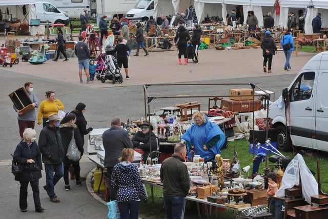 Antiques Fair at the Arena East of England showground EMN-200210-181207009