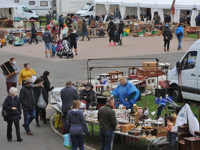 Antiques Fair at the Arena East of England showground EMN-200210-181207009