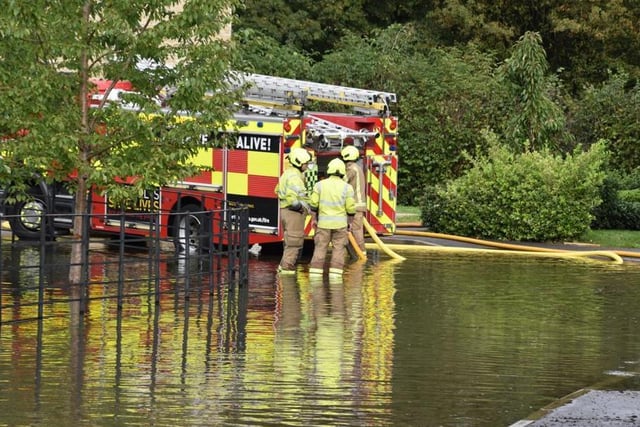 Flooding in Kingcup Avenue (C) Ray Jordan