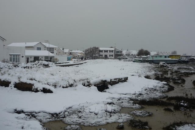 Shoreham houseboats in the snow