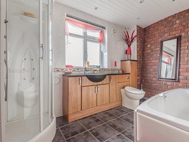 The shower room.