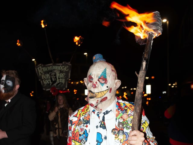 Hastings Bonfire 2021. Photo by Frank Copper. SUS-211017-065611001