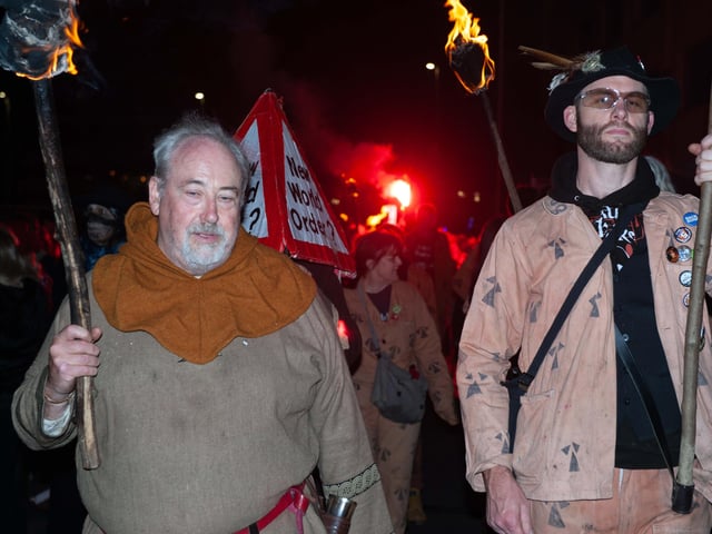 Hastings Bonfire 2021. Photo by Frank Copper. SUS-211017-065655001