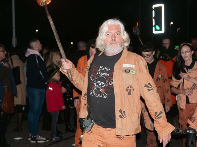 Hastings Bonfire 2021. Photo by Frank Copper. SUS-211017-065717001