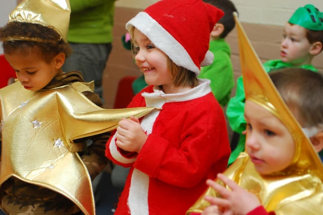 Dunton Pre-school children get festive in their 2009 production