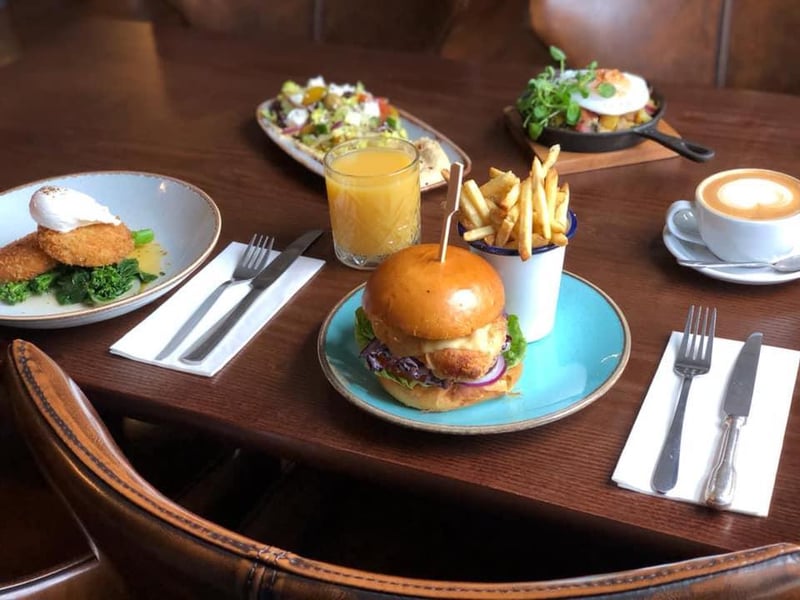 Bottomless brunches are available at The Green Room in Brackley every Thursday, Friday and Saturday. You get to choose one of their scrumptious brunch dishes as well as a sharing platter for the table and unlimited prosecco for two and a half hours! You can upgrade to unlimited spirits for an additional £20. For more information, call 01280 703123.