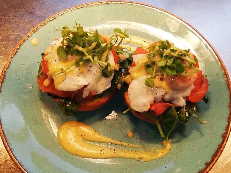 You can enjoy a bottomless Prosecco brunch at The Old White Hart in Far Cotton, Northampton from 12pm - 3pm on Saturdays. To book, call 01604 709990 or email at info@theoldwhitehartinn.com.